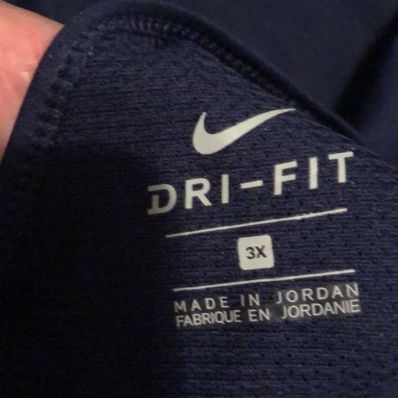 Nike Dri fit tank - Picture 3 of 3